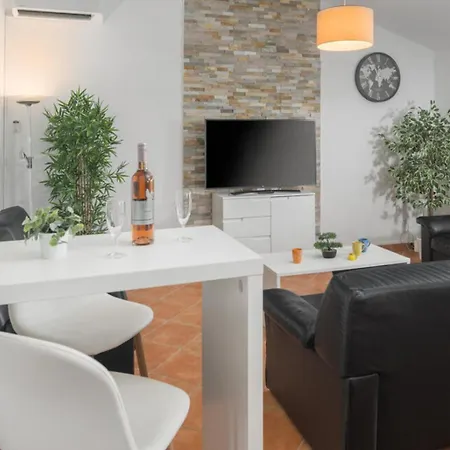 Villa Belvedere For 6 People Near Porec With Sea View And Pet Friendly *