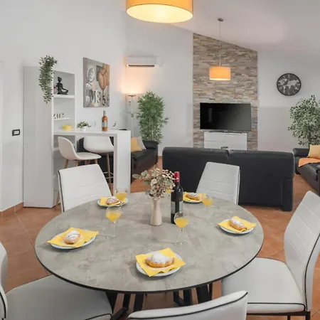 Belvedere For 6 People Near Porec With Sea View And Pet Friendly Вилла Montizana