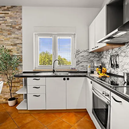 Belvedere For 6 People Near Porec With Sea View And Pet Friendly * Montižana
