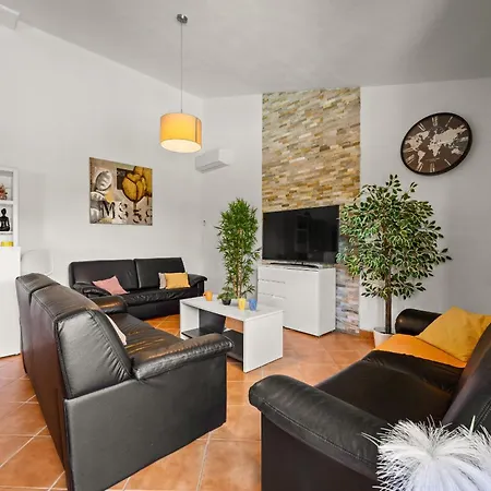 Belvedere For 6 People Near Porec With Sea View And Pet Friendly Villa Montižana