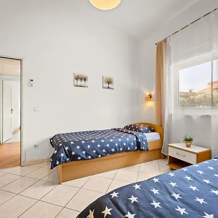 Belvedere For 6 People Near Porec With Sea View And Pet Friendly Montizana