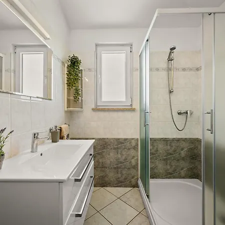 Belvedere For 6 People Near Porec With Sea View And Pet Friendly * Montižana