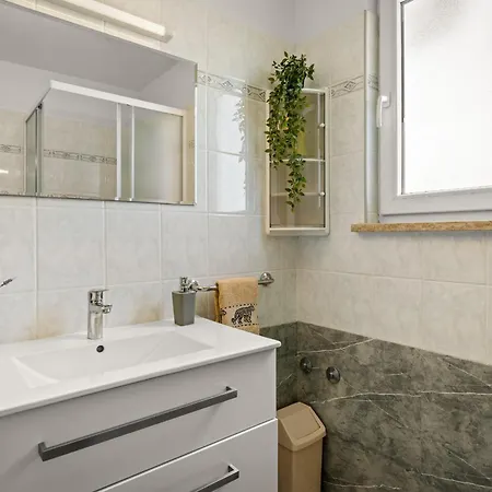 Belvedere For 6 People Near Porec With Sea View And Pet Friendly *