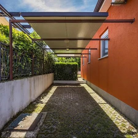 Villa Belvedere For 6 People Near Porec With Sea View And Pet Friendly Montižana